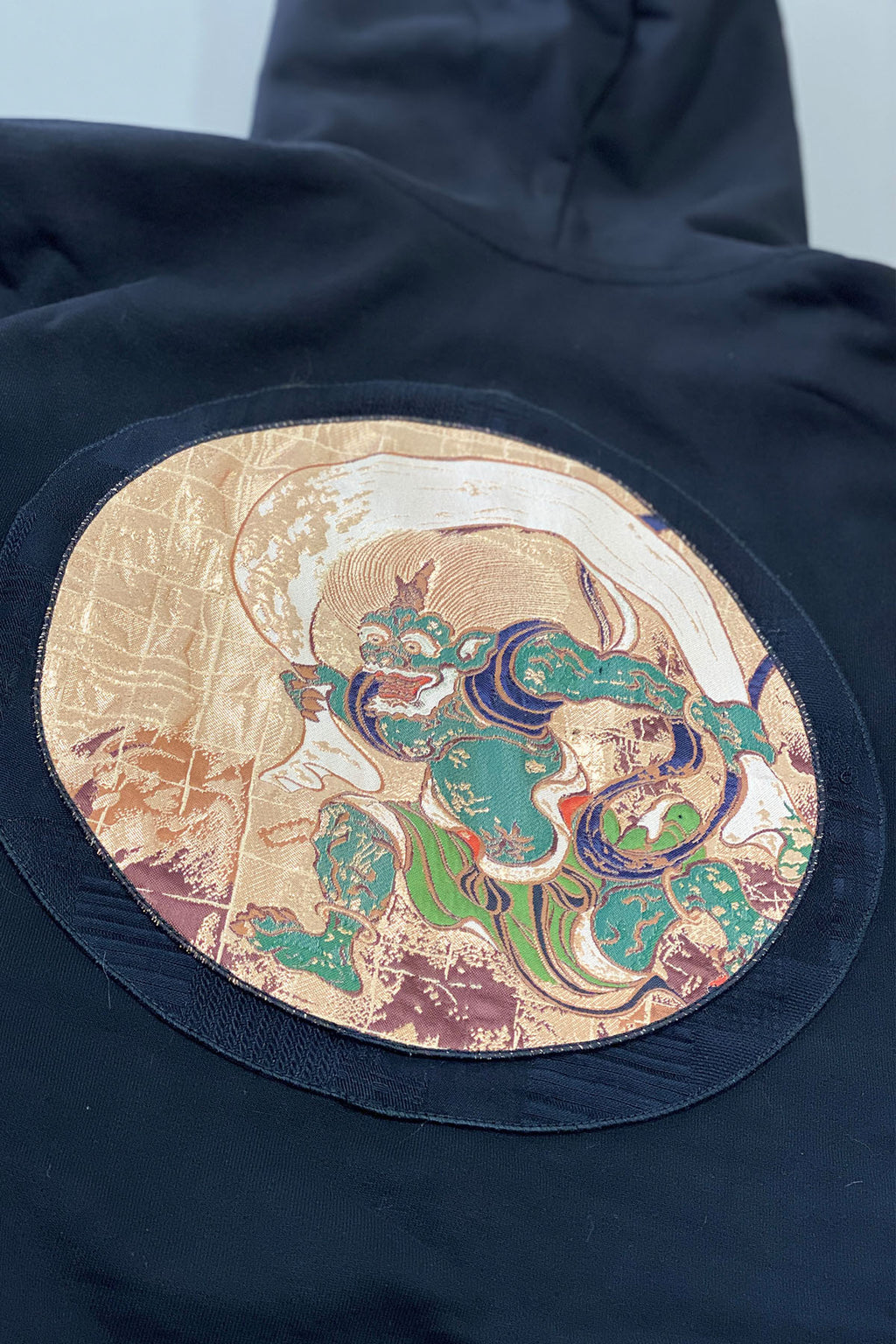 KIMONO 銀色連帽衫