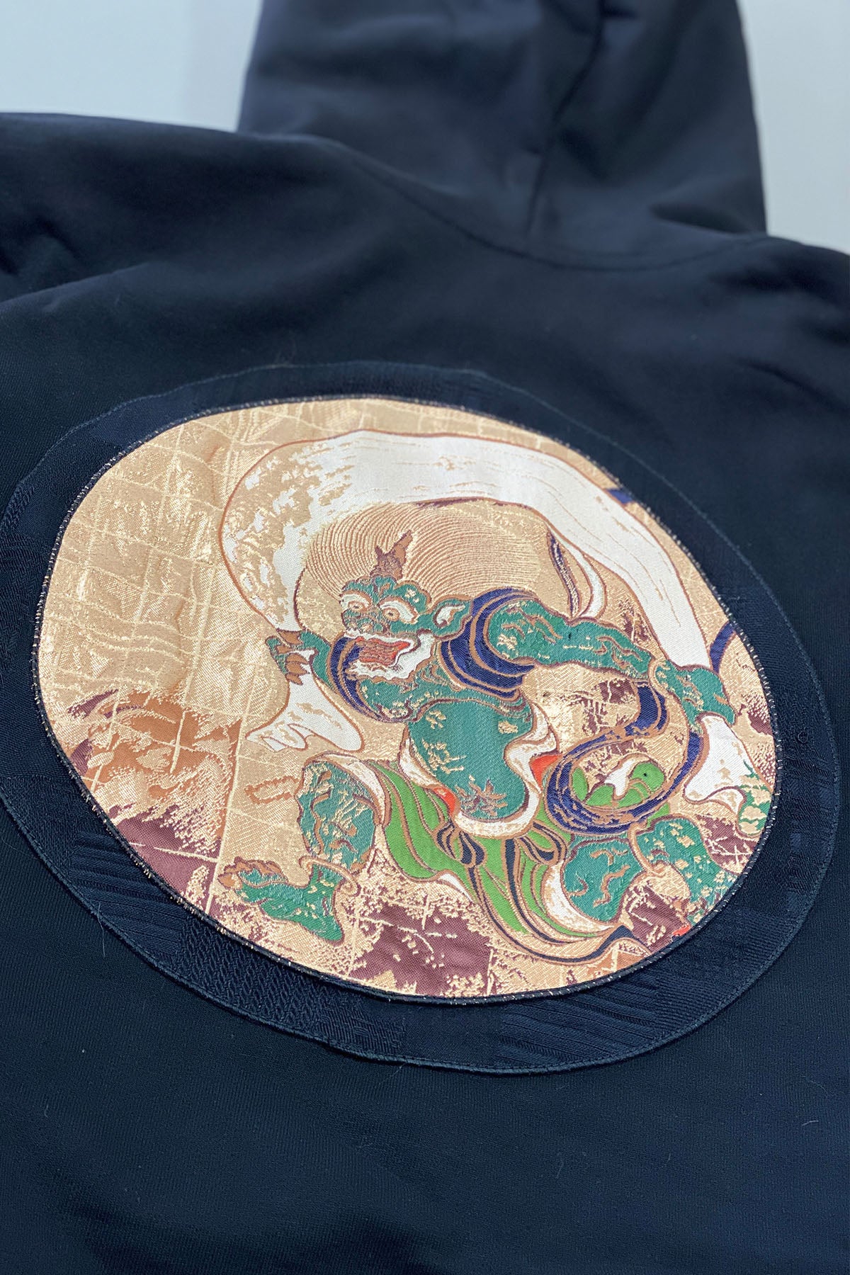 KIMONO 銀色連帽衫