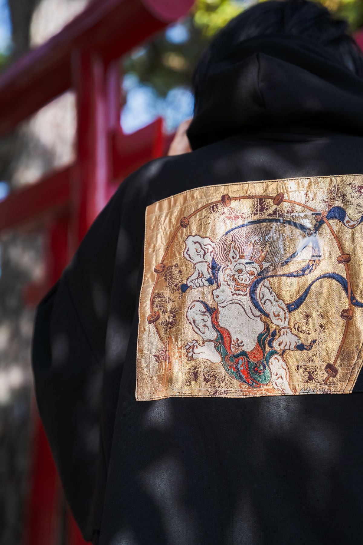 KIMONO 銀色連帽衫