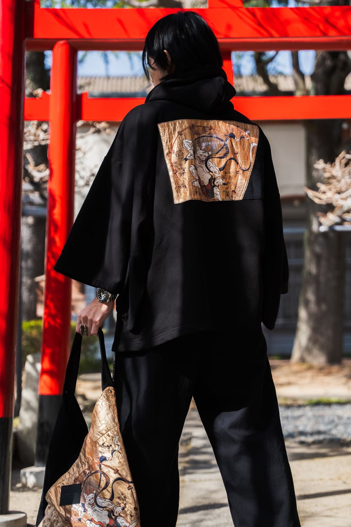 KIMONO 銀色連帽衫