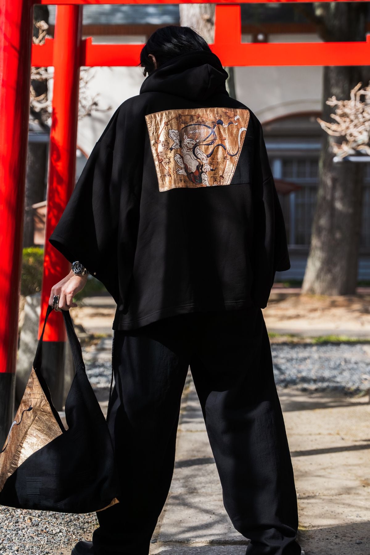 KIMONO 銀色連帽衫