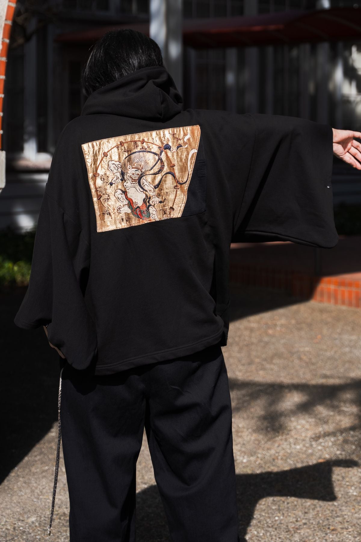 KIMONO 銀色連帽衫