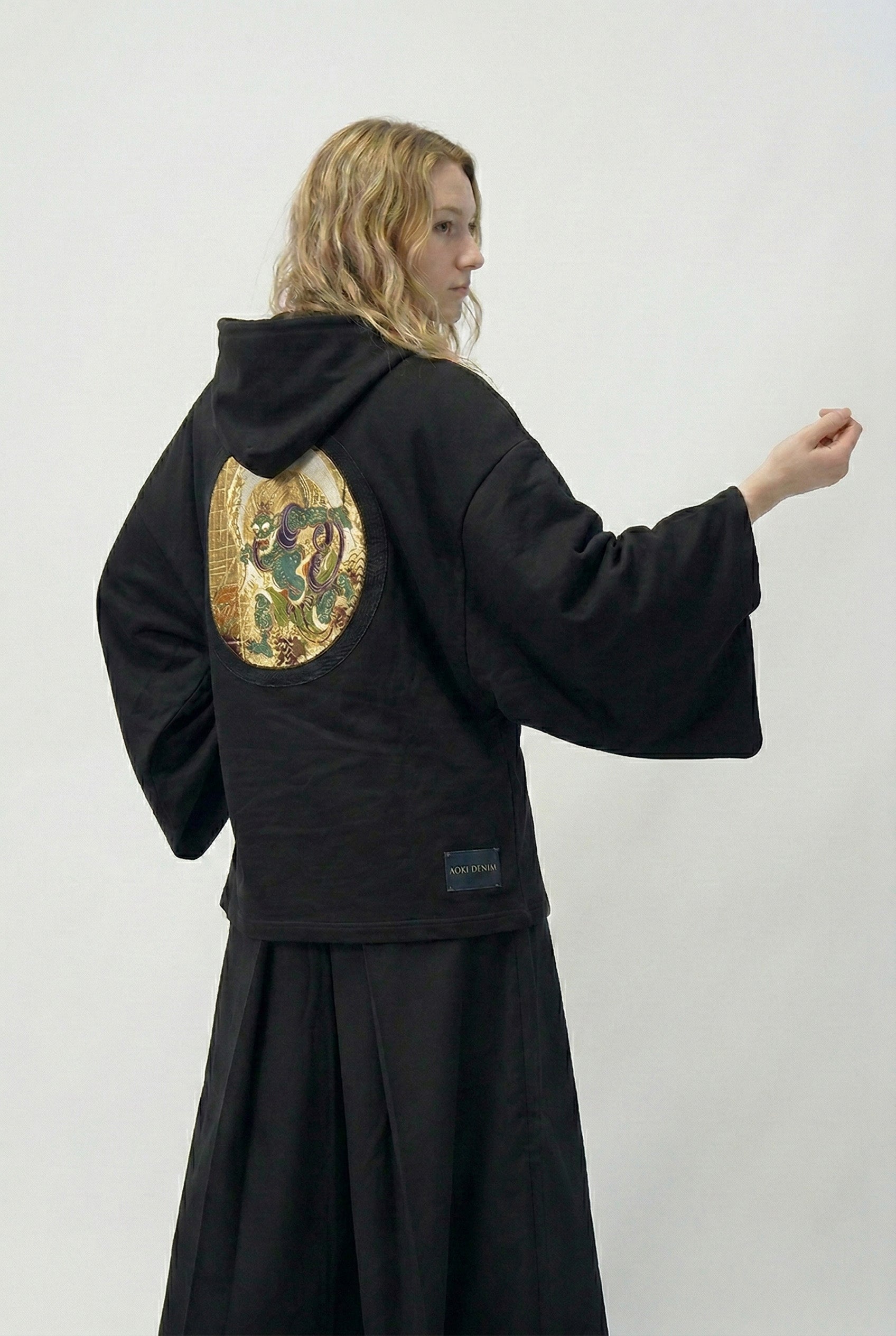 KIMONO 銀色連帽衫